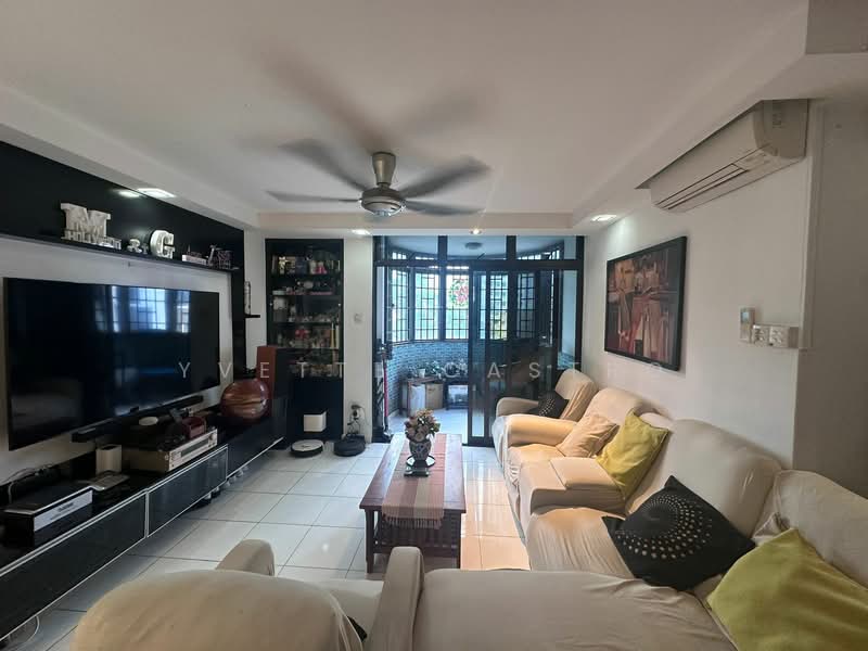359 Admiralty Drive HDB Flat For Sale at S$ 790,000 | PropertyGuru Singapore - Living Room