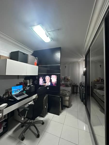 359 Admiralty Drive HDB Flat For Sale at S$ 790,000 | PropertyGuru Singapore - Master Bedroom