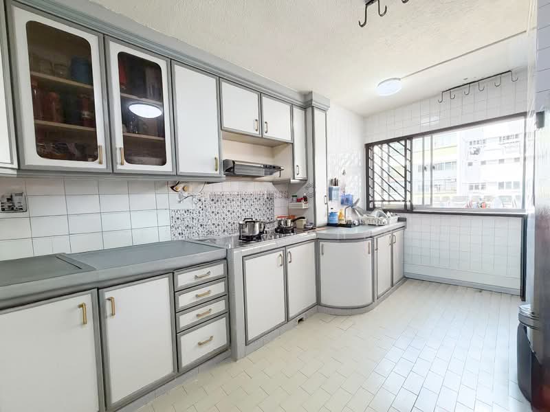 614 Yishun Street 61 HDB Flat For Sale at S$ 988,000 | PropertyGuru Singapore - Kitchen