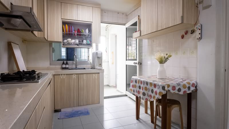 405 Woodlands Street 41 HDB Flat For Sale at S$ 1,200,000 | PropertyGuru Singapore - Kitchen
