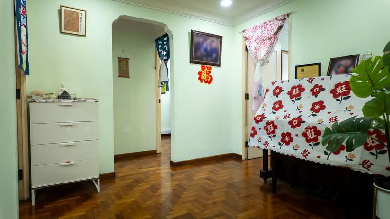 405 Woodlands Street 41 HDB Flat For Sale at S$ 1,200,000 | PropertyGuru Singapore - Hallway
