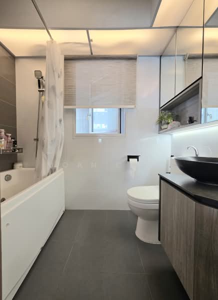 618A Tampines Street 61 HDB Flat For Sale at S$ 950,000 | PropertyGuru Singapore - Bathroom