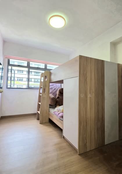 618A Tampines Street 61 HDB Flat For Sale at S$ 950,000 | PropertyGuru Singapore - Bedroom