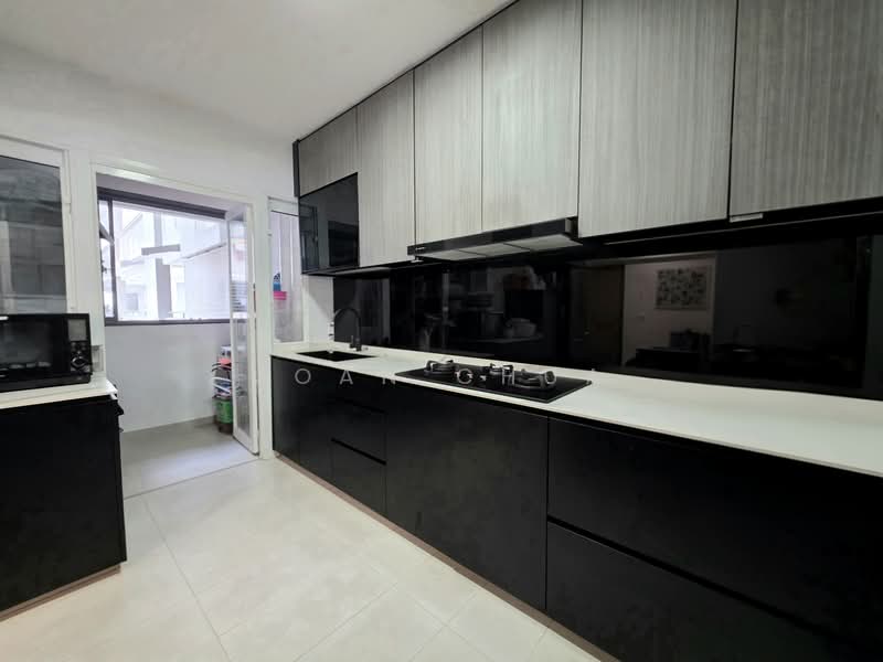 618A Tampines Street 61 HDB Flat For Sale at S$ 950,000 | PropertyGuru Singapore - Kitchen