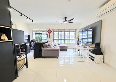 For Sale - 618A Tampines Street 61