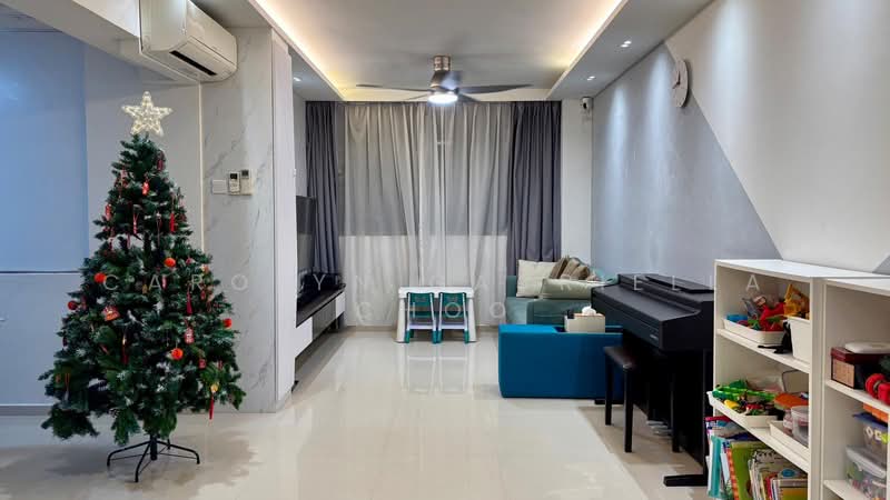 202A Compassvale Drive HDB Flat For Sale at S$ 920,000 | PropertyGuru Singapore - Living Room