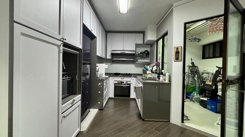 202A Compassvale Drive HDB Flat For Sale at S$ 920,000 | PropertyGuru Singapore - Kitchen