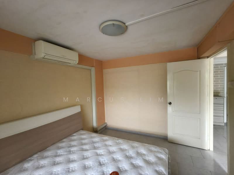 132 Jalan Bukit Merah HDB Flat For Sale at S$ 400,000 | PropertyGuru Singapore - Bedroom