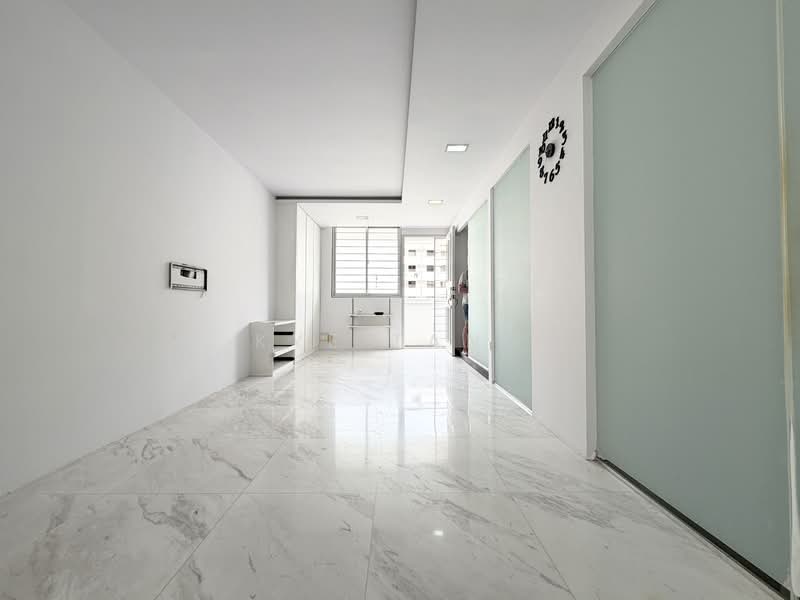 5 Ghim Moh Road HDB Flat For Sale at S$ 428,000 | PropertyGuru Singapore - Living Room