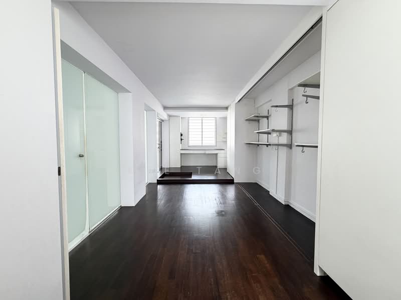 5 Ghim Moh Road HDB Flat For Sale at S$ 428,000 | PropertyGuru Singapore - Master Bedroom