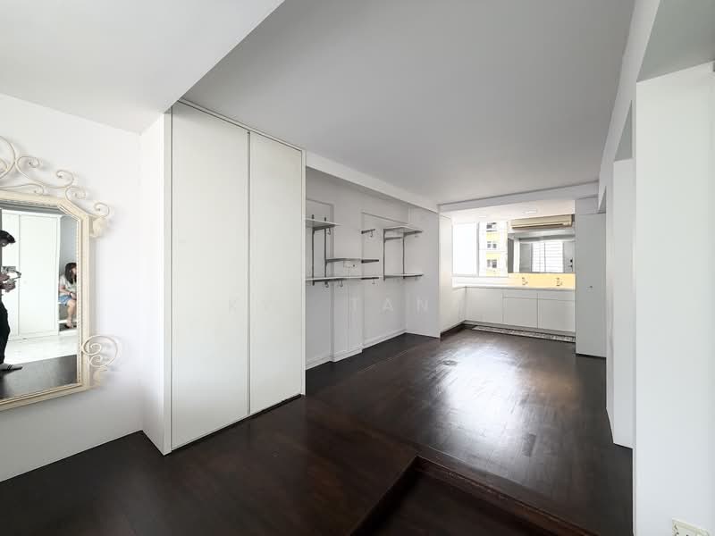 5 Ghim Moh Road HDB Flat For Sale at S$ 428,000 | PropertyGuru Singapore - Master Bedroom