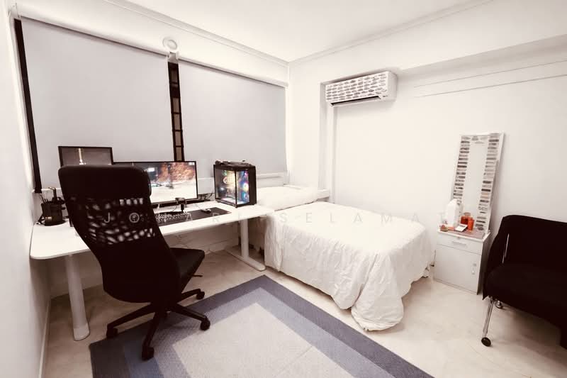 484D Choa Chu Kang Avenue 5, 484D Choa Chu Kang Avenue 5, 2 Bedrooms, 1,118 sqft, HDB Flat For Sale, by Johari Selamat, 500065411 - Bedroom - PropertyGuru.com.sg