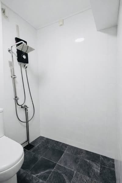 484D Choa Chu Kang Avenue 5, 484D Choa Chu Kang Avenue 5, 2 Bedrooms, 1,118 sqft, HDB Flat For Sale, by Johari Selamat, 500065411 - Bathroom - PropertyGuru.com.sg