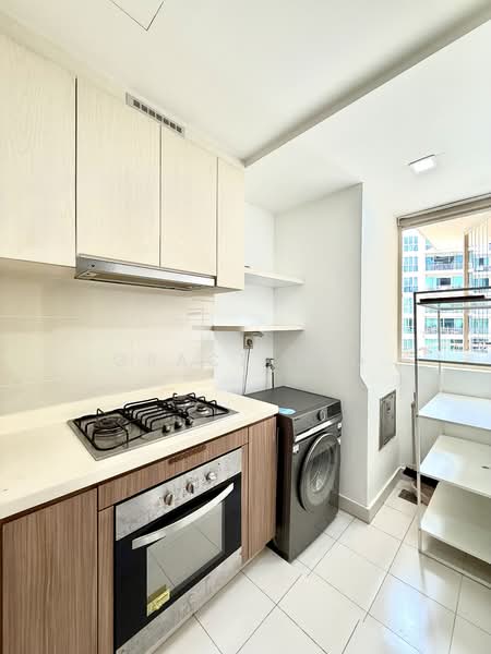 Watercolours Executive Condominium For Sale at S$ 1,350,000 | PropertyGuru Singapore - Kitchen