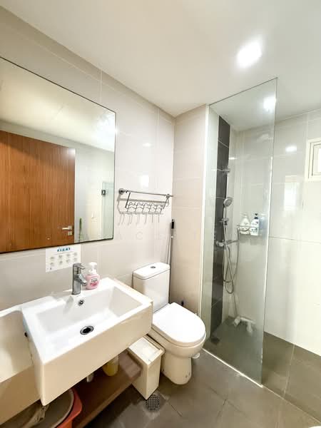 Watercolours Executive Condominium For Sale at S$ 1,350,000 | PropertyGuru Singapore - Bathroom