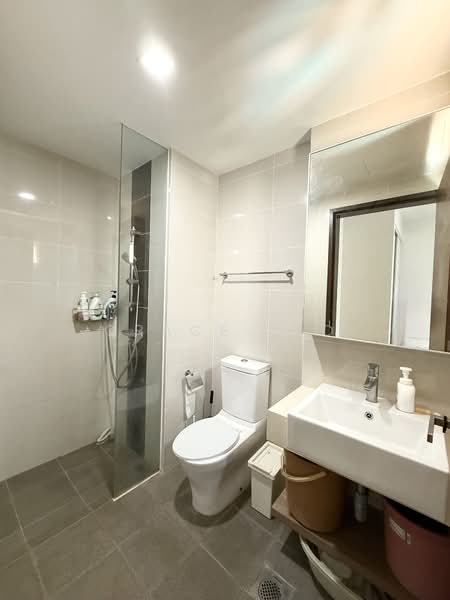 Watercolours Executive Condominium For Sale at S$ 1,350,000 | PropertyGuru Singapore - Bathroom
