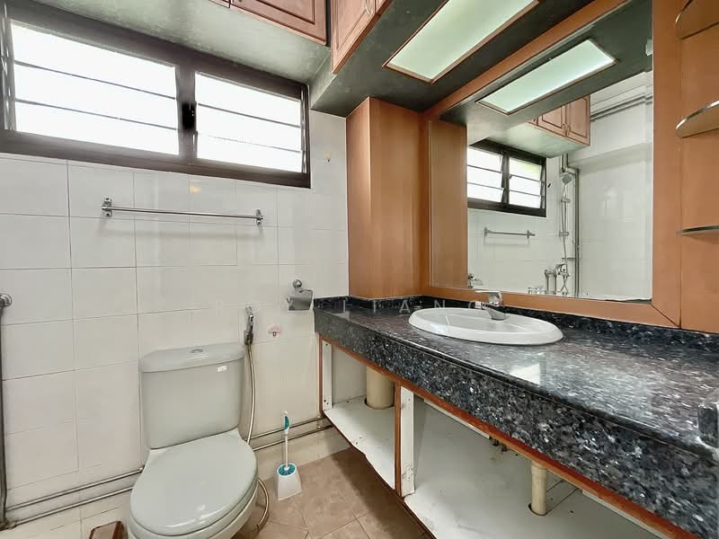 717 Tampines Street 72, 717 Tampines Street 72, 3 Bedrooms, 1,281 sqft, HDB Flat For Rent, by Roy Liang, 500065418 - Bathroom - PropertyGuru.com.sg