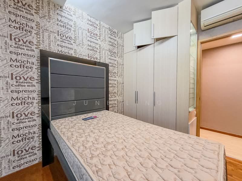 The Tampines Trilliant, 31 Tampines Central 7, 3 Bedrooms, 1,249 sqft, Executive Condominium For Rent, by June Ling, 500065421 - Bedroom - PropertyGuru.com.sg