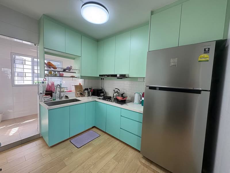 372 Hougang Street 31 HDB Flat For Sale at S$ 930,000 | PropertyGuru Singapore - Kitchen