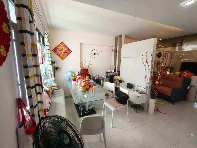 488 Admiralty Link HDB Flat For Sale at S$ 580,000 | PropertyGuru Singapore - Living Room