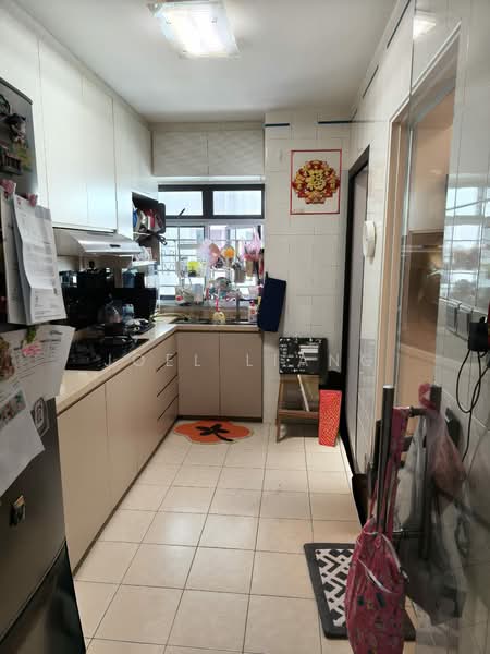 488 Admiralty Link HDB Flat For Sale at S$ 580,000 | PropertyGuru Singapore - Kitchen