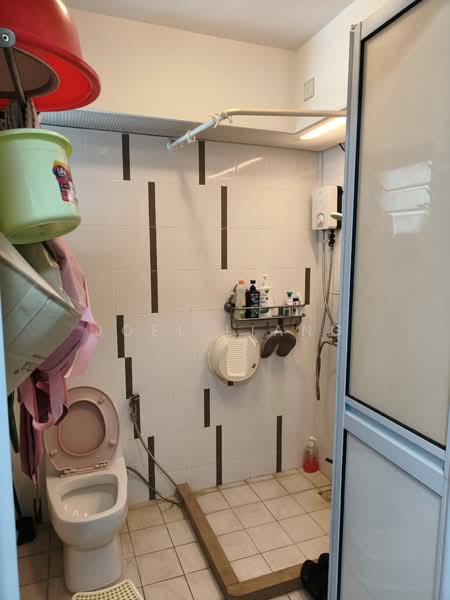 488 Admiralty Link HDB Flat For Sale at S$ 580,000 | PropertyGuru Singapore - Bathroom