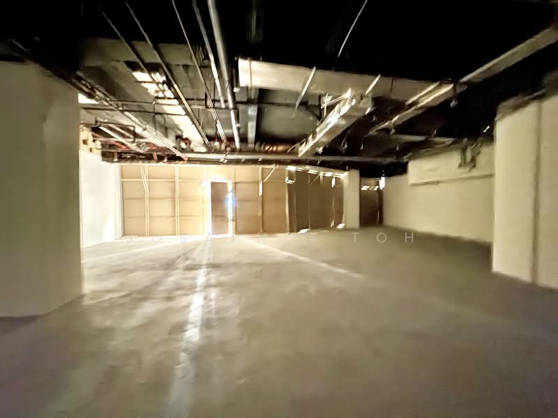 The Centrepoint, 176 Orchard Road, 2,260 sqft, Mall Shop For Rent, by Josaphin Toh, 500065440 - Current bare condition of 1,528sf - CommercialGuru.com.sg