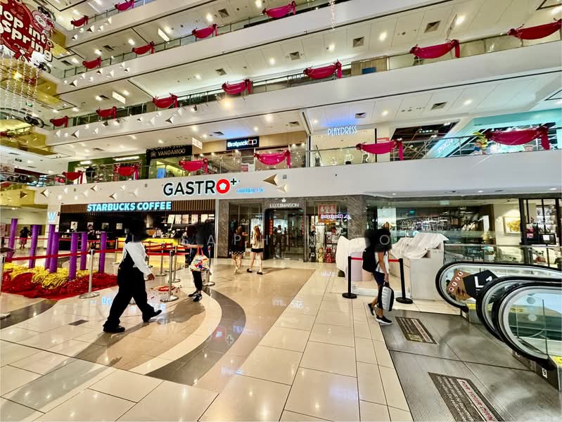 The Centrepoint, 176 Orchard Road, 2,260 sqft, Mall Shop For Rent, by Josaphin Toh, 500065440 - Interior - CommercialGuru.com.sg