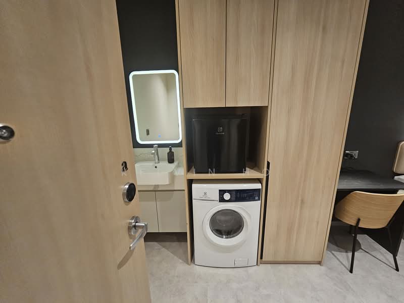 Coliwoo Midtown, , Room Rental, 100 sqft, Apartment For Rent, by Kelvin Ho, 500065449 - Bathroom - PropertyGuru.com.sg