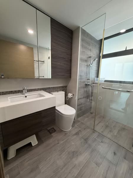 The Terrace, 102 Edgedale Plains, 3 Bedrooms, 1,076 sqft, Executive Condominium For Rent, by Belinda Ho, 500065450 - Master Bathroom - PropertyGuru.com.sg