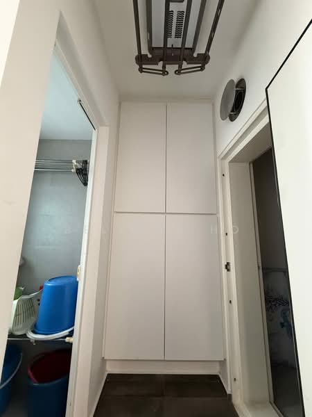 The Terrace, 102 Edgedale Plains, 3 Bedrooms, 1,076 sqft, Executive Condominium For Rent, by Belinda Ho, 500065450 - Cabinetry between helper/store rm & WC - PropertyGuru.com.sg