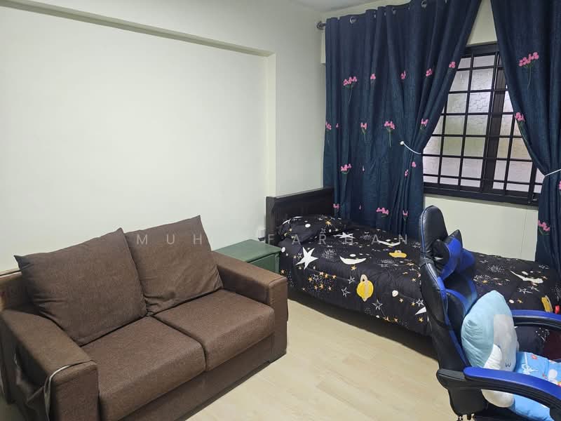 423 Choa Chu Kang Avenue 4, 423 Choa Chu Kang Avenue 4, Room Rental, 100 sqft, HDB Flat For Rent, by Muhd Farhan, 500065451 - Bedroom - PropertyGuru.com.sg