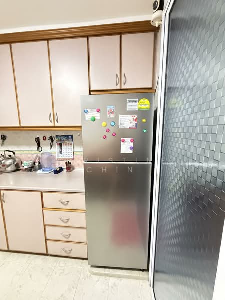 122 Ang Mo Kio Avenue 3, 122 Ang Mo Kio Avenue 3, 2 Bedrooms, 721 sqft, HDB Flat For Rent, by Christine Chin, 500065463 - Kitchen - PropertyGuru.com.sg