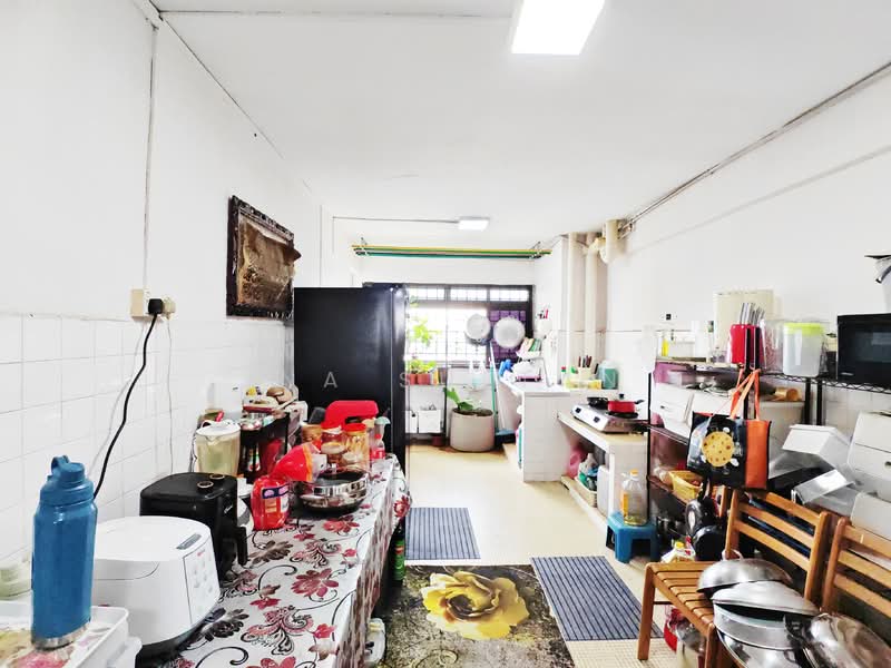 178 Ang Mo Kio Avenue 4 HDB Flat For Sale at S$ 420,000 | PropertyGuru Singapore - Kitchen