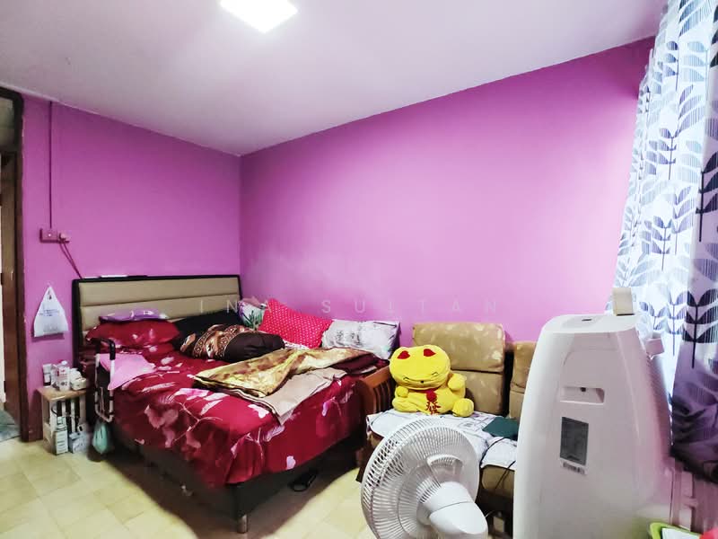 178 Ang Mo Kio Avenue 4 HDB Flat For Sale at S$ 420,000 | PropertyGuru Singapore - Bedroom