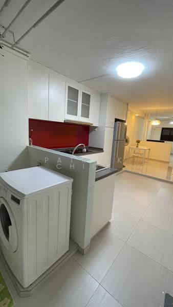 60 Telok Blangah Heights HDB Flat For Sale at S$ 508,000 | PropertyGuru Singapore - Kitchen