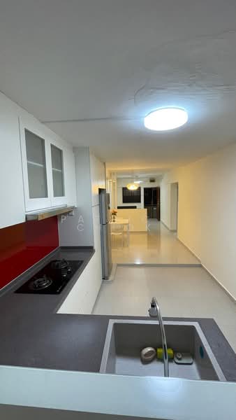 60 Telok Blangah Heights HDB Flat For Sale at S$ 508,000 | PropertyGuru Singapore - Kitchen
