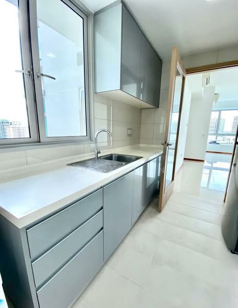 Caspian, 50 Lakeside Drive, 3 Bedrooms, 1,100 sqft, Condominium For Rent, by Yuki Lin, 500065493 - Kitchen - PropertyGuru.com.sg
