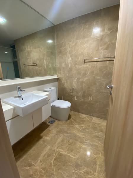 Caspian, 50 Lakeside Drive, 3 Bedrooms, 1,100 sqft, Condominium For Rent, by Yuki Lin, 500065493 - Bathroom - PropertyGuru.com.sg