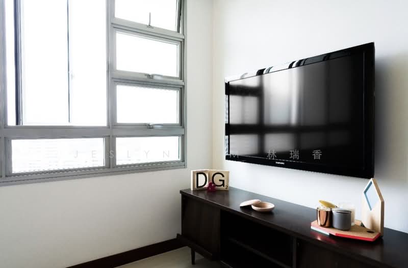 591A Ang Mo Kio Street 51 HDB Flat For Sale at S$ 820,000 | PropertyGuru Singapore - Living Room