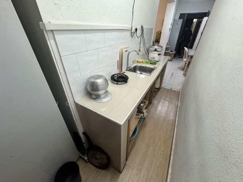 Siglap Court, 8 Siglap Road, 2 Bedrooms, 900 sqft, Apartment For Rent, by Joycelyn Tan, 500065498 - Kitchen - PropertyGuru.com.sg