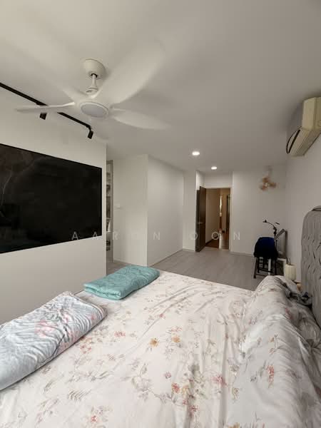 🏡 Renovated Semi Detached in Cul De Sac - Quiet Facing Semi-Detached House For Sale at S$ 5,000,000 | PropertyGuru Singapore - Bedroom