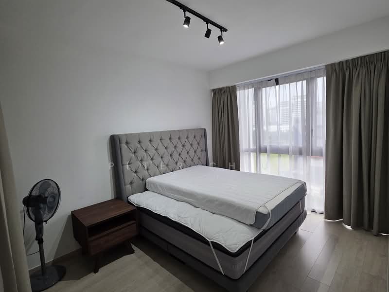 River Isles Condominium For Sale at S$ 1,750,000 | PropertyGuru Singapore - Master Bedroom