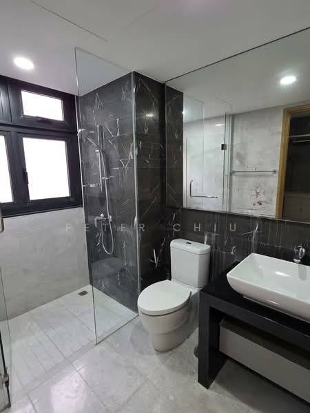 River Isles Condominium For Sale at S$ 1,750,000 | PropertyGuru Singapore - Master Bathroom