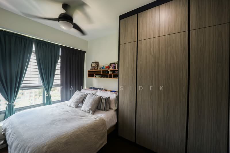 684A Edgedale Plains HDB Flat For Sale at S$ 720,000 | PropertyGuru Singapore - Bedroom