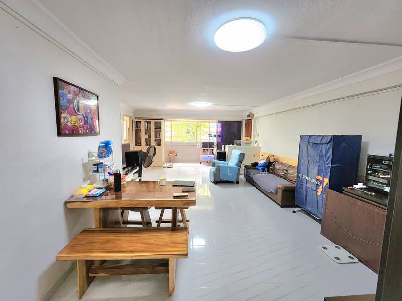644 Yishun Street 61 HDB Flat For Sale at S$ 720,000 | PropertyGuru Singapore - Living Room