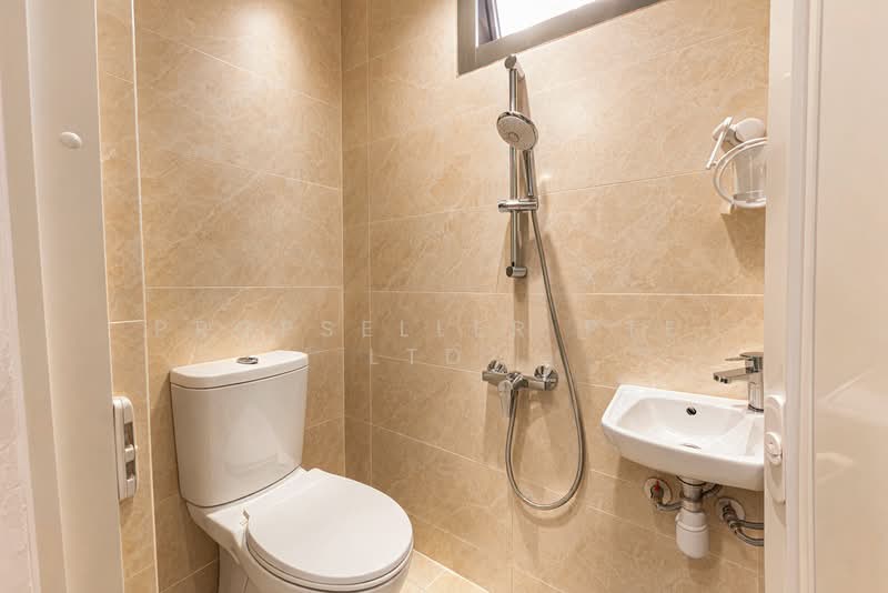 Parc Clematis Condominium For Sale at S$ 3,550,000 | PropertyGuru Singapore - Bathroom