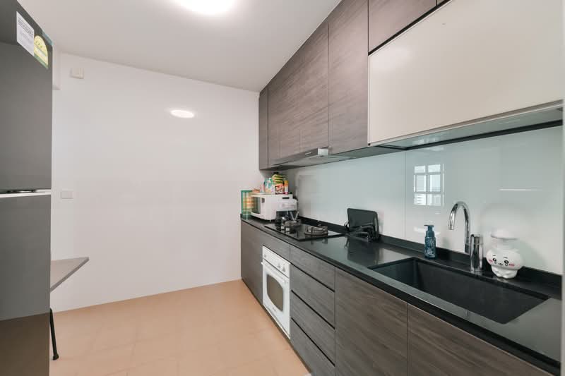 70B Telok Blangah Heights HDB Flat For Sale at S$ 999,999 | PropertyGuru Singapore - Kitchen