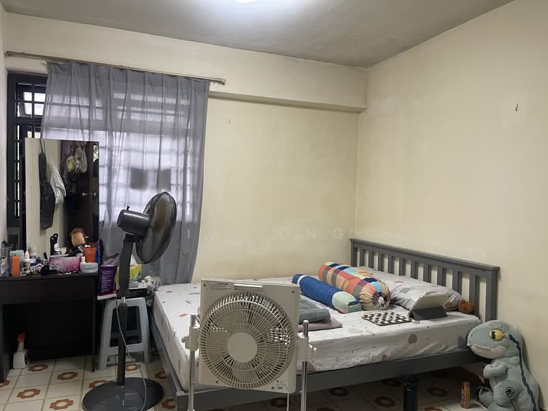 227 Lorong 8 Toa Payoh HDB Flat For Sale at S$ 499,999 | PropertyGuru Singapore - Bedroom
