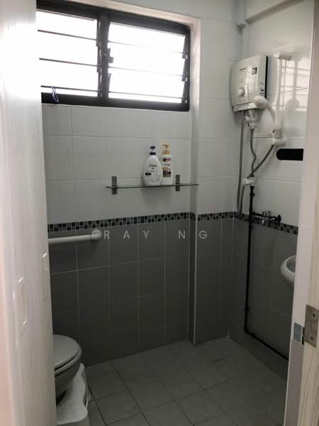 117 Yishun Ring Road, 117 Yishun Ring Road, 2 Bedrooms, 750 sqft, HDB Flat For Rent, by Ray Ng, 500065653 - Bathroom - PropertyGuru.com.sg